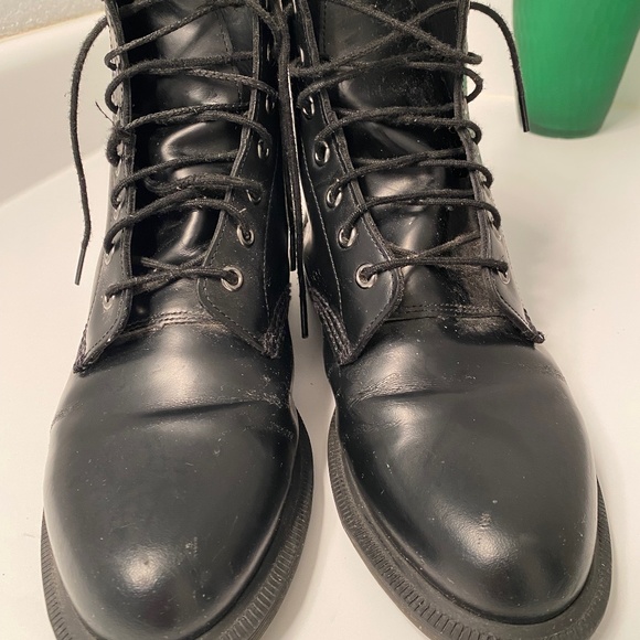 Dr. Martens Elsham Smooth Black 1460s (size 9) - Picture 2 of 10